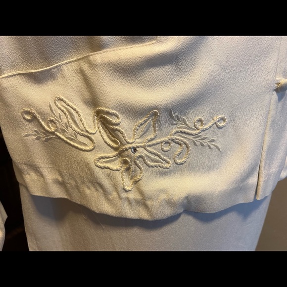 Cream colored sleeveless dress with cover jacket and embroidered size 16 - Picture 9 of 11
